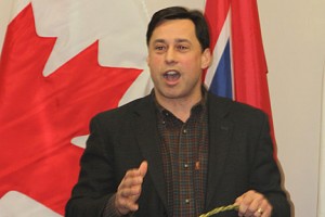 Energy Minister Pays Visit to New Solar Installation